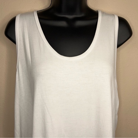 XL LULAROE WHITE TANK TOP STRETCH CLASSIC NEUTRAL SLEEVELESS - Picture 5 of 9